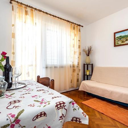Apartment Muzic マリ・ロシニュ エクステリア 写真