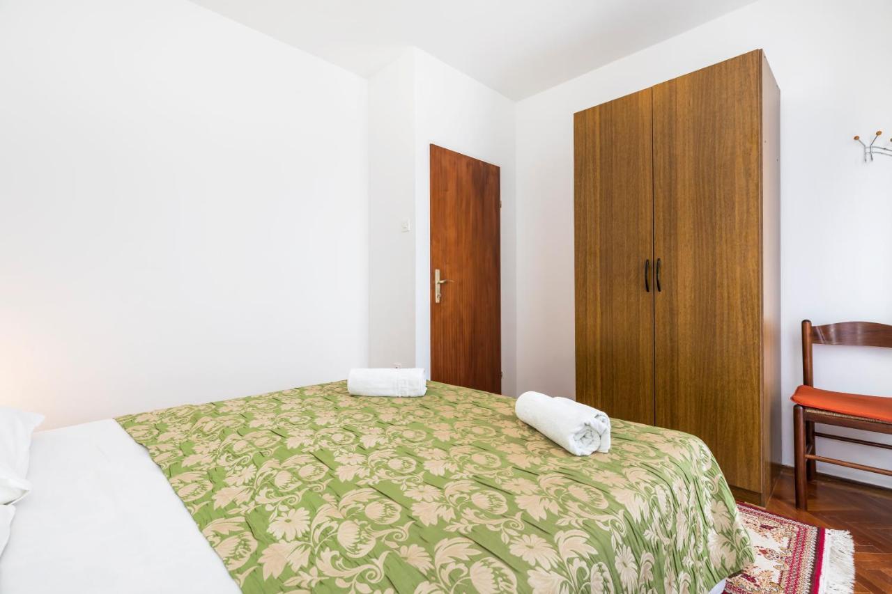 Apartment Muzic マリ・ロシニュ エクステリア 写真
