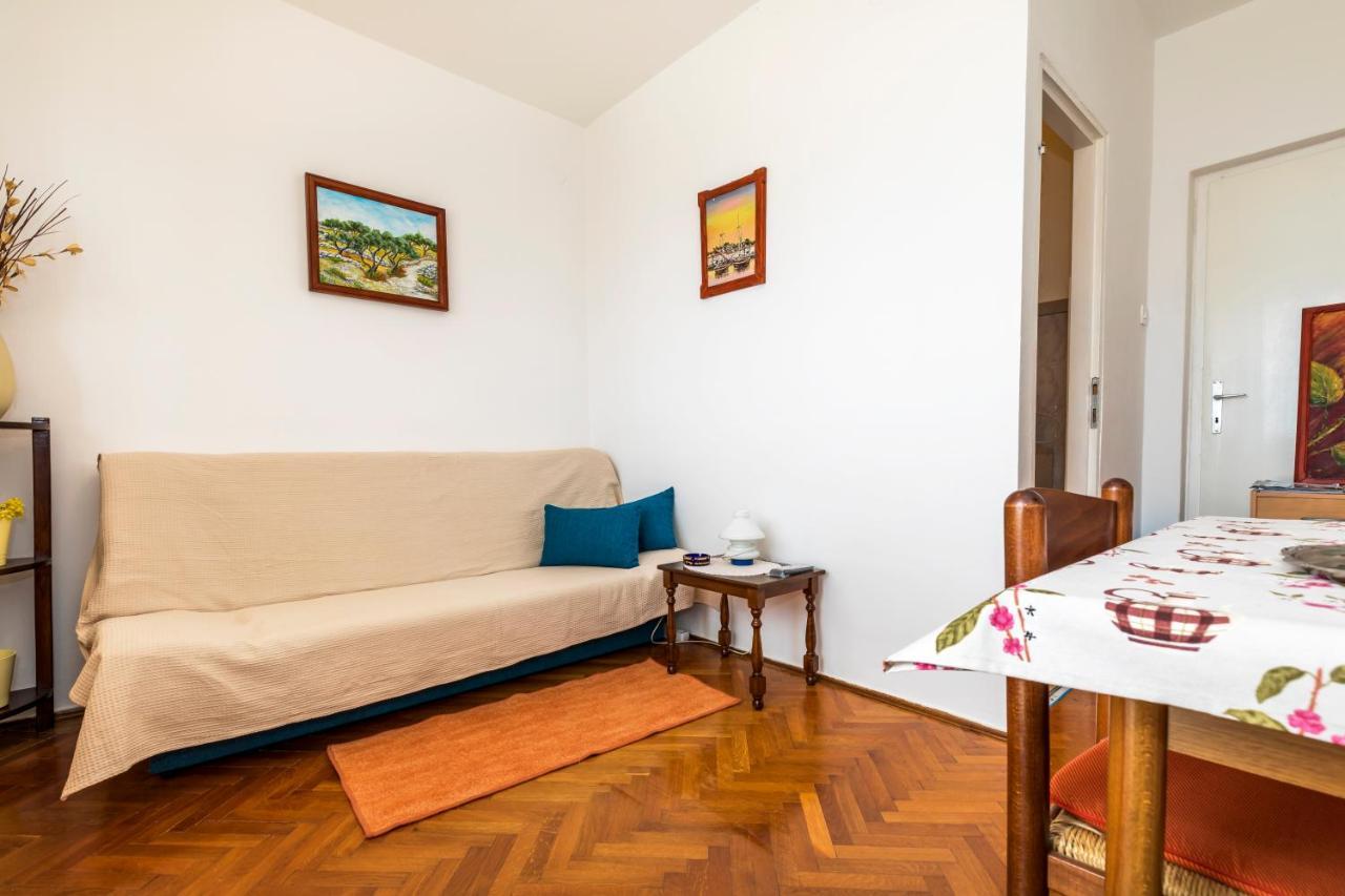 Apartment Muzic マリ・ロシニュ エクステリア 写真