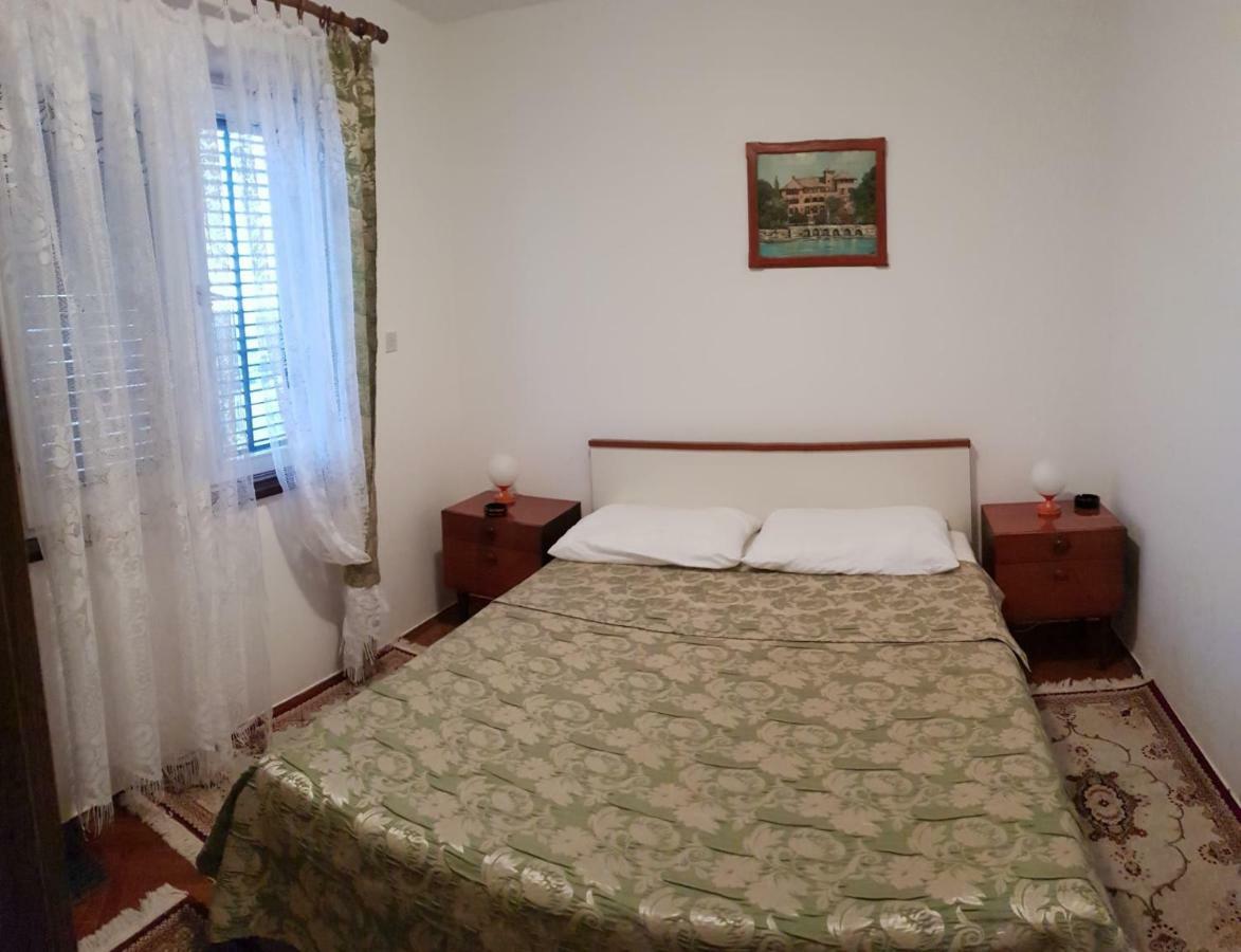Apartment Muzic マリ・ロシニュ エクステリア 写真