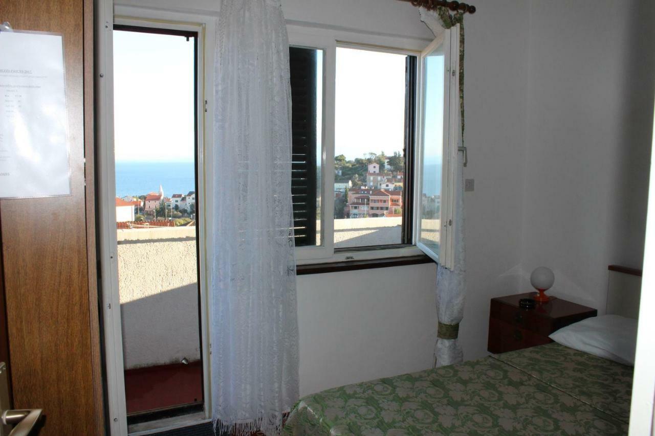 Apartment Muzic マリ・ロシニュ エクステリア 写真