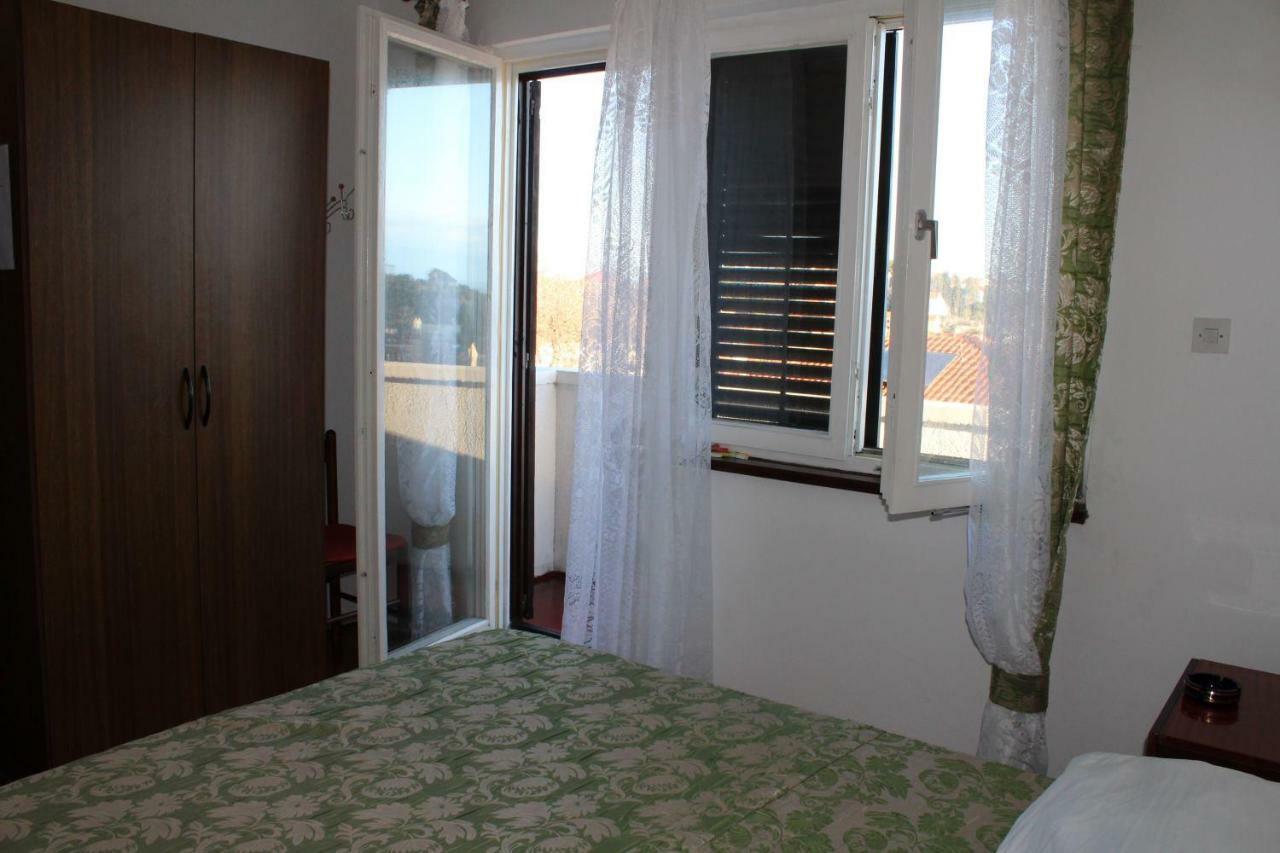 Apartment Muzic マリ・ロシニュ エクステリア 写真